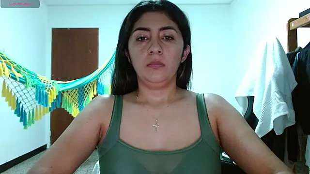 Snapshot of danna_peterson1 chatting on 07-27-26, 12:39 danna peterson1 online show from 07-27-26, 12:39