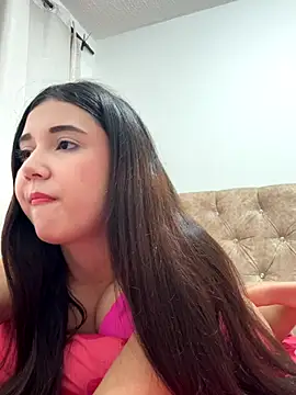 mia cooper 24 online show from 11-23-25, 03:39