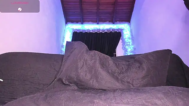 Mariana Hasper  online show from 02-08-25, 01:11