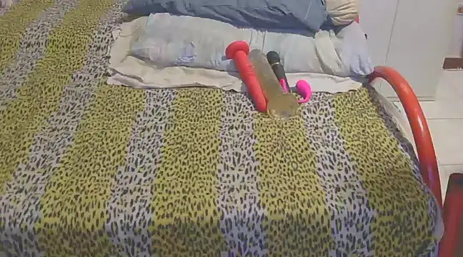 Snapshot of couplemilf2 chatting on 12-01-24, 04:29 couplemilf2 online show from 12-01-24, 04:29