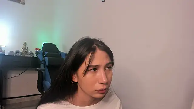 Snapshot of AlessiaVix chatting on 12-25-24, 04:00 AlessiaVix online show from 12-25-24, 04:00