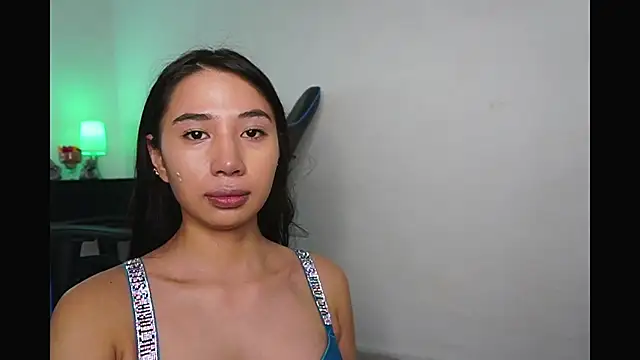 Snapshot of AlessiaVix chatting on 12-29-24, 04:51 AlessiaVix online show from 12-29-24, 04:51