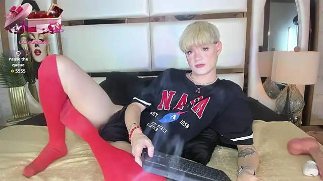 Snapshot of VladHellsing4 chatting on 01-08-26, 02:41 VladHellsing4 online show from 01-08-26, 02:41