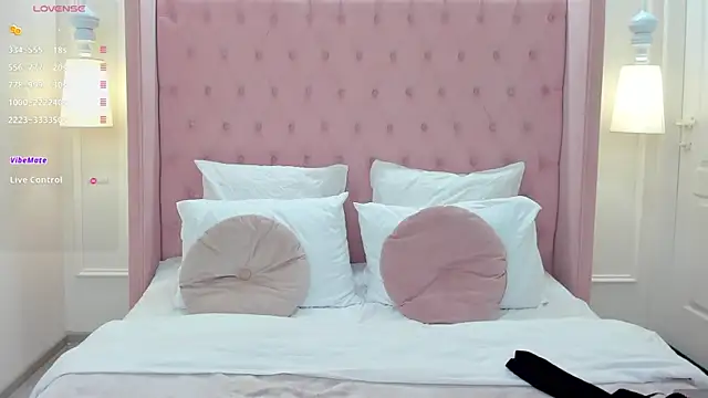 Snapshot of MilaVoxx chatting on 12-04-24, 06:11 MilaVoxx online show from 12-04-24, 06:11