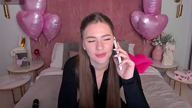 Snapshot of MilaVoxx chatting on 02-15-26, 05:48 MilaVoxx online show from 02-15-26, 05:48