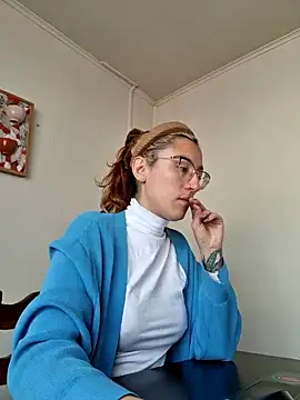 Snapshot of Afrania chatting on 12-22-24, 03:11 Afrania online show from 12-22-24, 03:11