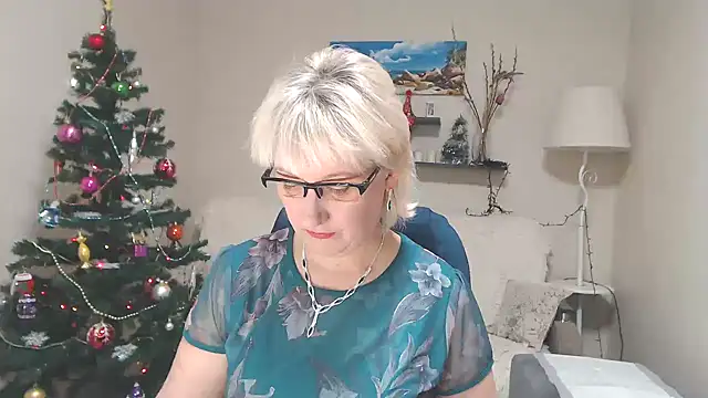 Snapshot of FleurMays chatting on 12-20-24, 06:19 FleurMays online show from 12-20-24, 06:19