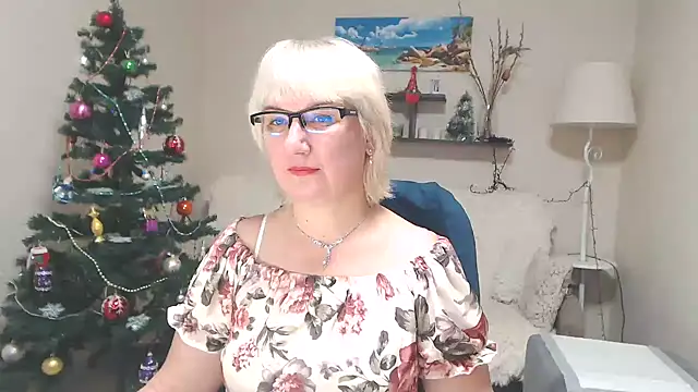Snapshot of FleurMays chatting on 12-22-24, 05:56 FleurMays online show from 12-22-24, 05:56