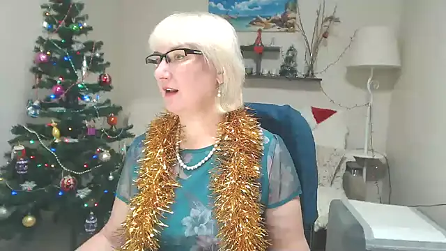 Snapshot of FleurMays chatting on 12-23-24, 06:22 FleurMays online show from 12-23-24, 06:22
