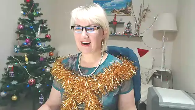 Snapshot of FleurMays chatting on 12-24-24, 05:49 FleurMays online show from 12-24-24, 05:49