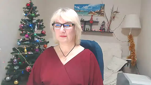 Snapshot of FleurMays chatting on 01-13-25, 12:35 FleurMays online show from 01-13-25, 12:35