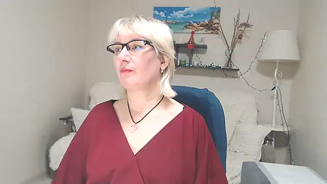 Snapshot of FleurMays chatting on 01-15-25, 11:00 FleurMays online show from 01-15-25, 11:00