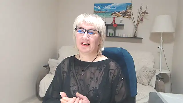 Snapshot of FleurMays chatting on 01-25-25, 09:47 FleurMays online show from 01-25-25, 09:47