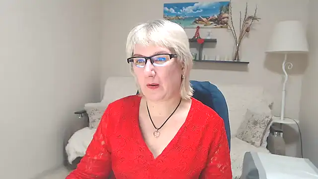 Snapshot of FleurMays chatting on 02-03-25, 08:24 FleurMays online show from 02-03-25, 08:24