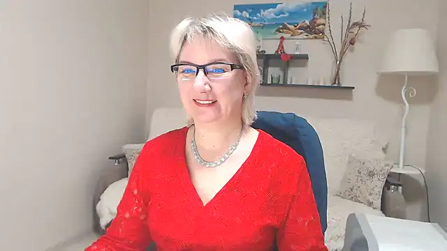 Snapshot of FleurMays chatting on 02-04-25, 03:54 FleurMays online show from 02-04-25, 03:54