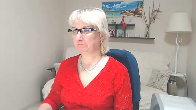 Snapshot of FleurMays chatting on 02-04-25, 06:57 FleurMays online show from 02-04-25, 06:57