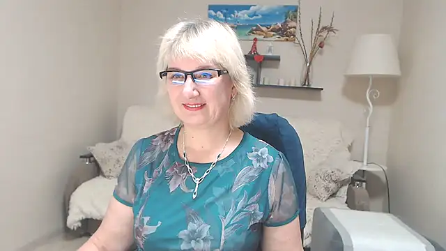 Snapshot of FleurMays chatting on 02-07-25, 01:01 FleurMays online show from 02-07-25, 01:01