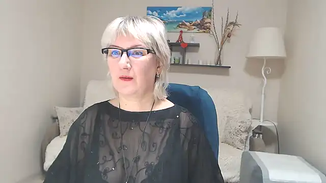 Snapshot of FleurMays chatting on 02-10-25, 08:20 FleurMays online show from 02-10-25, 08:20