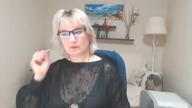 Snapshot of FleurMays chatting on 02-11-25, 03:50 FleurMays online show from 02-11-25, 03:50