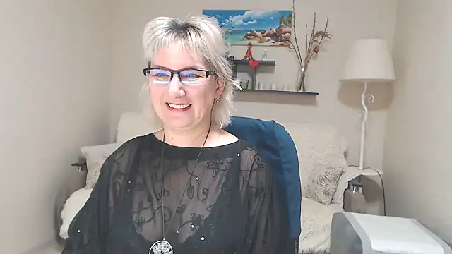 Snapshot of FleurMays chatting on 02-12-25, 07:02 FleurMays online show from 02-12-25, 07:02