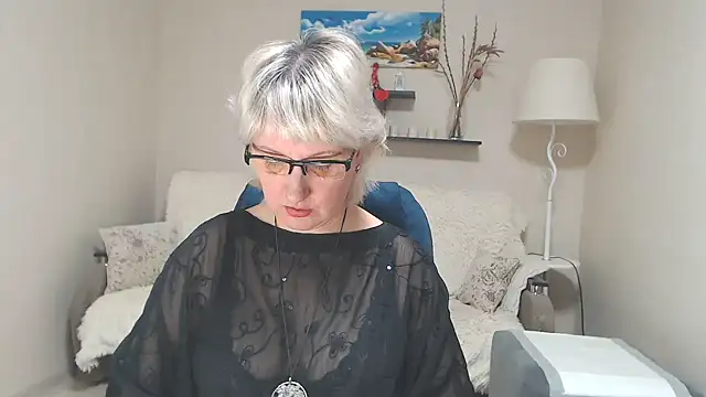 Snapshot of FleurMays chatting on 02-14-25, 11:42 FleurMays online show from 02-14-25, 11:42
