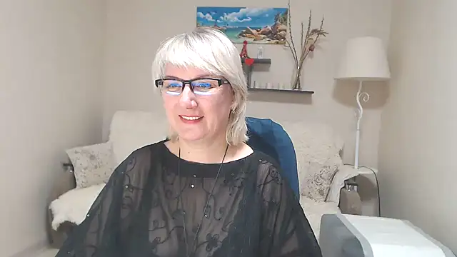 Snapshot of FleurMays chatting on 02-15-25, 09:05 FleurMays online show from 02-15-25, 09:05
