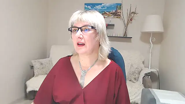 Snapshot of FleurMays chatting on 02-17-25, 10:51 FleurMays online show from 02-17-25, 10:51
