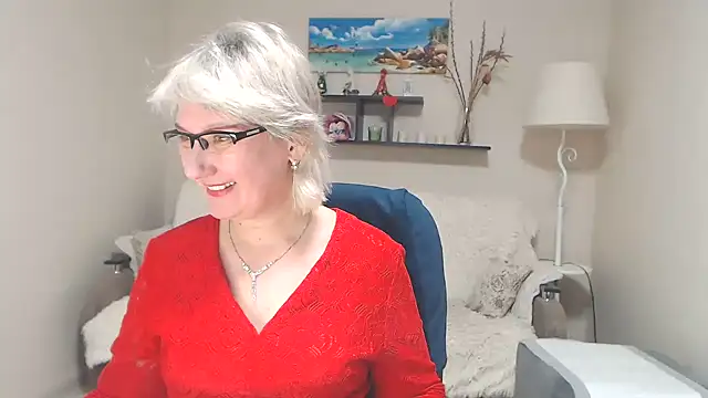 Snapshot of FleurMays chatting on 02-18-25, 01:44 FleurMays online show from 02-18-25, 01:44