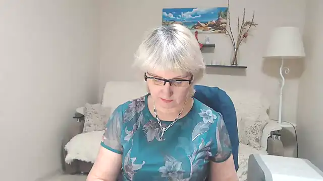 Snapshot of FleurMays chatting on 02-20-25, 12:47 FleurMays online show from 02-20-25, 12:47