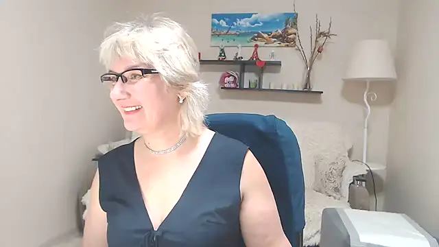 Snapshot of FleurMays chatting on 02-22-25, 12:08 FleurMays online show from 02-22-25, 12:08