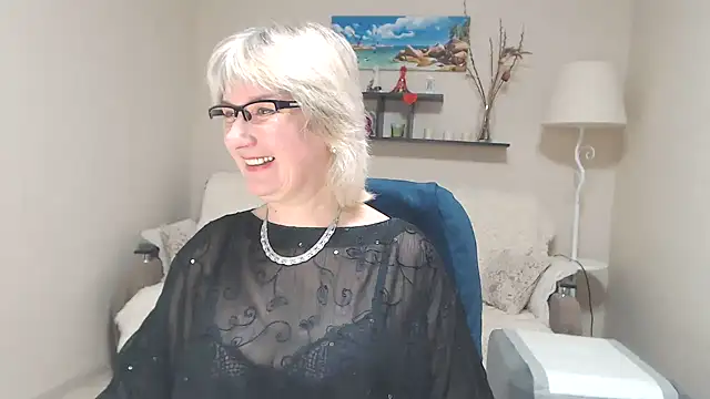 Snapshot of FleurMays chatting on 02-27-25, 05:56 FleurMays online show from 02-27-25, 05:56