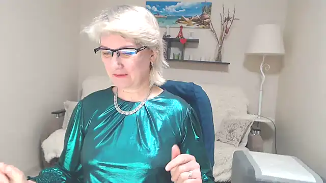 Snapshot of FleurMays chatting on 03-06-25, 03:46 FleurMays online show from 03-06-25, 03:46