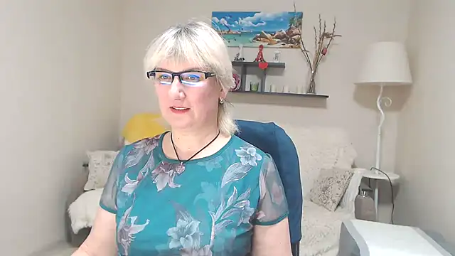 Snapshot of FleurMays chatting on 03-12-25, 11:53 FleurMays online show from 03-12-25, 11:53