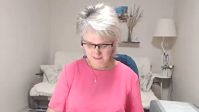 Snapshot of FleurMays chatting on 09-29-25, 03:55 FleurMays online show from 09-29-25, 03:55