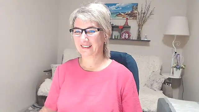 Snapshot of FleurMays chatting on 10-14-25, 05:08 FleurMays online show from 10-14-25, 05:08