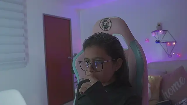 megan ssmith  online show from 11-12-25, 09:25