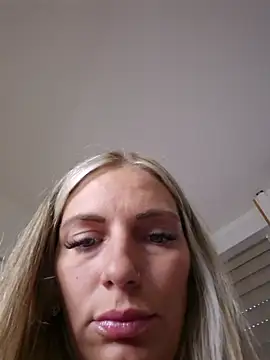 Lydie off online show from 07-02-26, 07:25