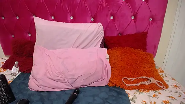 Snapshot of SexyAngeliqua chatting on 03-02-25, 03:48 SexyAngeliqua online show from 03-02-25, 03:48