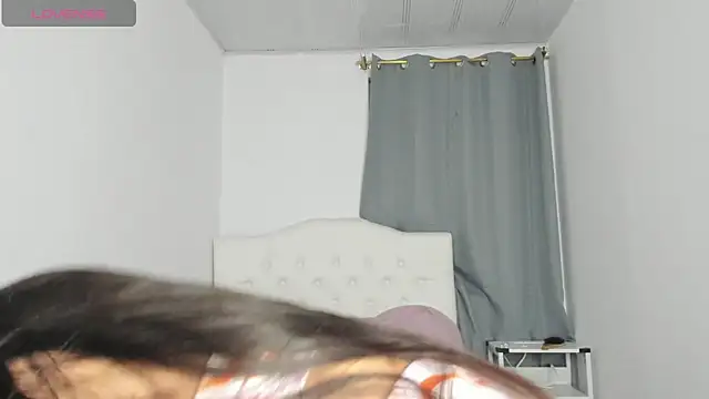 Snapshot of Loren_parissi chatting on 12-17-24, 03:17 Loren parissi online show from 12-17-24, 03:17