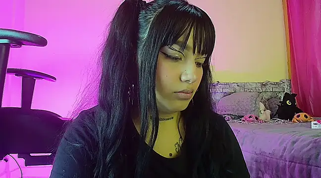 pocahonta89 online show from 03-04-25, 09:00