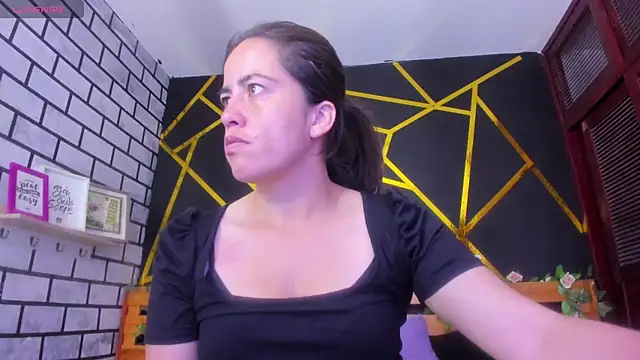 Snapshot of kathina_giraldo chatting on 12-18-24, 12:51 kathina giraldo online show from 12-18-24, 12:51