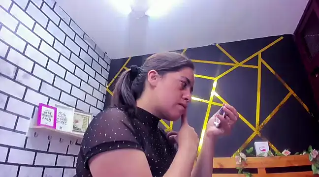 Snapshot of kathina_giraldo chatting on 12-24-24, 02:01 kathina giraldo online show from 12-24-24, 02:01