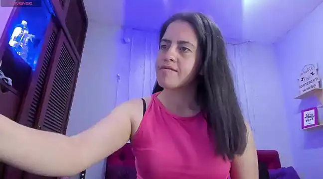 Snapshot of kathina_giraldo chatting on 01-16-25, 12:53 kathina giraldo online show from 01-16-25, 12:53