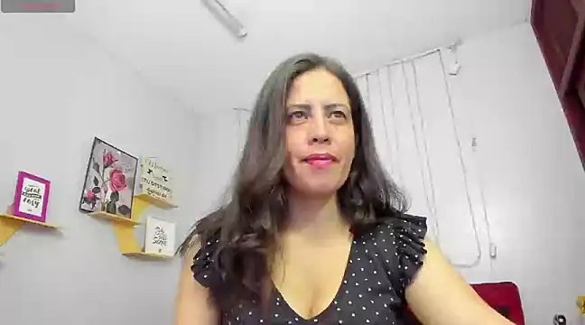 Snapshot of kathina_giraldo chatting on 03-21-25, 12:50 kathina giraldo online show from 03-21-25, 12:50