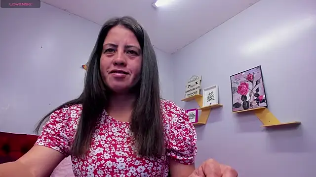 Snapshot of kathina_giraldo chatting on 09-16-25, 01:23 kathina giraldo online show from 09-16-25, 01:23