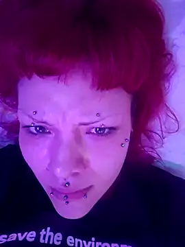 Snapshot of Sarah-Stoner chatting on 06-13-26, 06:28 Sarah-Stoner online show from 06-13-26, 06:28