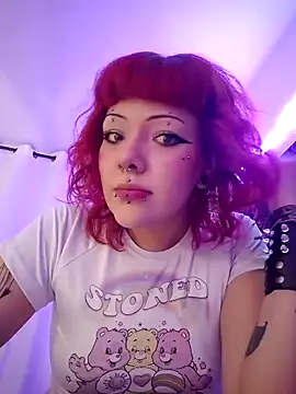 Snapshot of Sarah-Stoner chatting on 06-20-26, 12:25 Sarah-Stoner online show from 06-20-26, 12:25