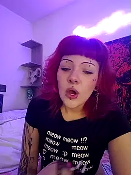 Snapshot of Sarah-Stoner chatting on 06-21-26, 12:13 Sarah-Stoner online show from 06-21-26, 12:13