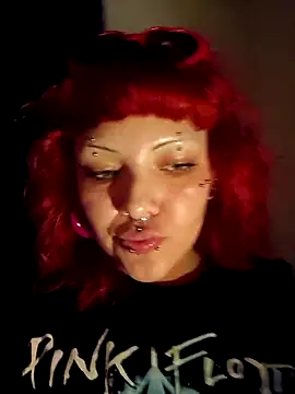 Snapshot of Sarah-Stoner chatting on 06-28-26, 03:45 Sarah-Stoner online show from 06-28-26, 03:45