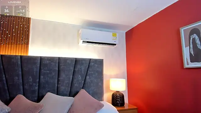 Snapshot of Ada__lee_ chatting on 10-29-25, 01:30 Ada lee online show from 10-29-25, 01:30